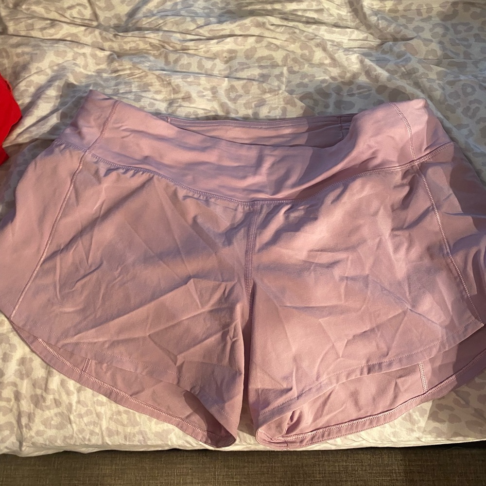 Lululemon speed up shorts size 6. Lavender color 2.5 inch